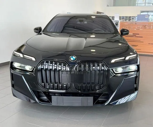 BMW i7 Image 1